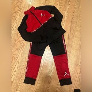 Boys Jordan track suit. Size youth 8-10
